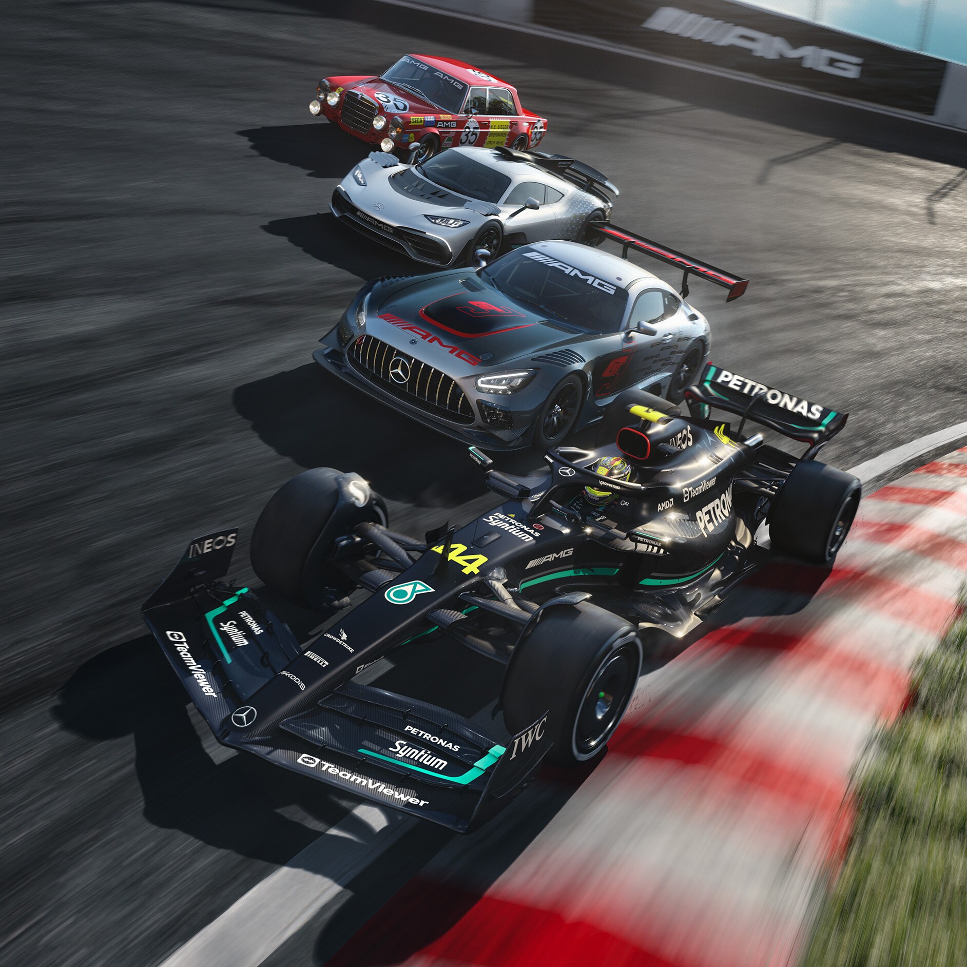 Động lực học của xe | Động lực của chúng tôi | Mercedes-AMG Một đoàn xe thể thao Mercedes-AMG đang ở trên một đường đua.